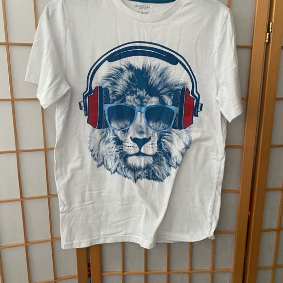 Arizona Jean Company White Shirt Blue Red Lion Headphones Sunglasses Boys XL 18 - Picture 1 of 4
